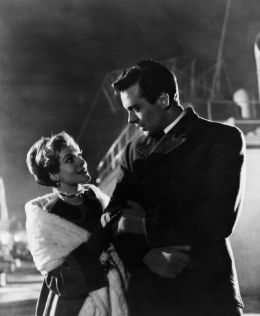 1958 Titanic A night to remember movie, fashion history